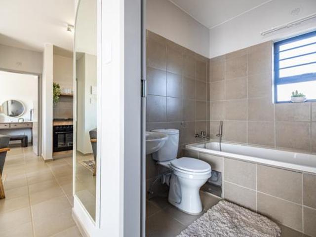 Apartment for rent in Waterkloof, Gauteng