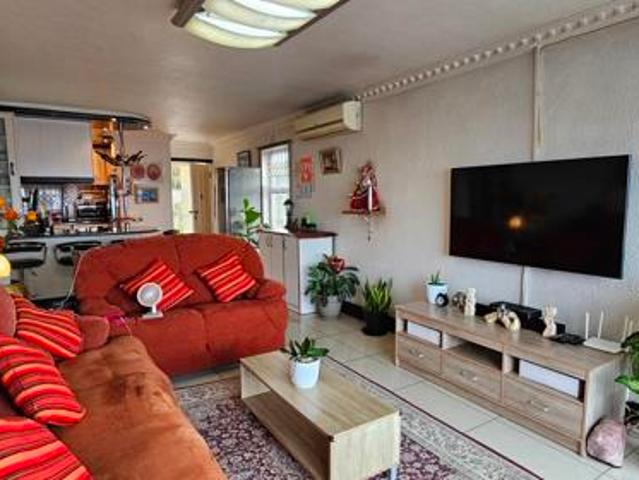 Apartment for sale in Umdloti, Kwazulu-natal