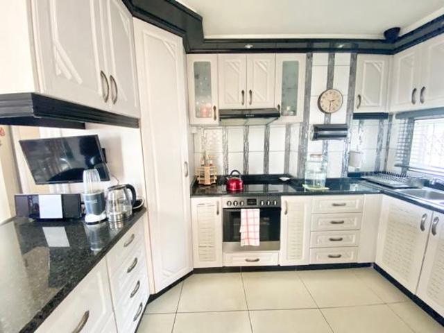 Apartment for sale in Umdloti / eMdloti, eThekwini Metropolitan Municipality