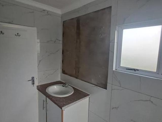 Apartment for rent in Seaview, Kwazulu-natal