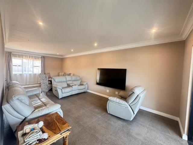 Apartment for rent in Seaview, Kwazulu-natal