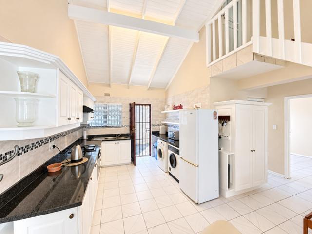Apartment for sale in Margate, Hibiscus Coast Local Municipality