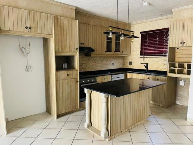 Apartment for sale in Richards Bay, uMhlathuze Local Municipality