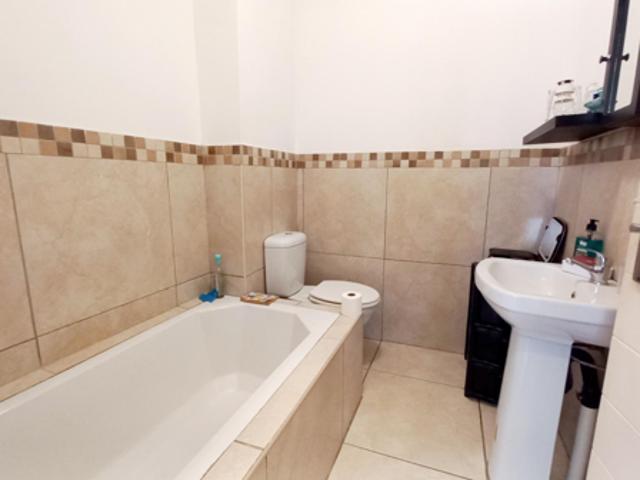 Apartment for sale in Mount Moreland, Kwazulu-natal