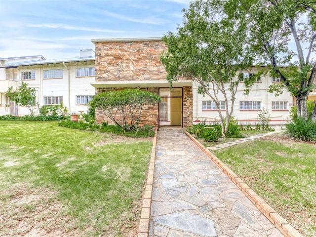 Apartment for sale in Johannesburg, North & Sandton