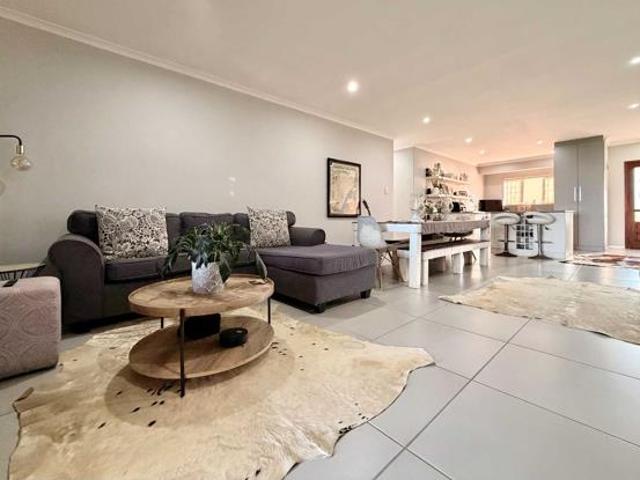 Apartment for sale in Princess Grant, Kwazulu-natal