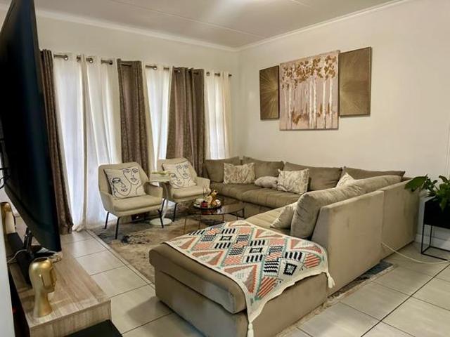 Apartment for sale in Vosloorus, Gauteng