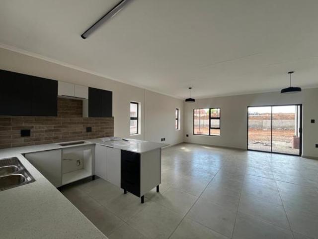 Apartment for sale in Rustenburg Local Municipality, Bojanala Platinum District Municipality