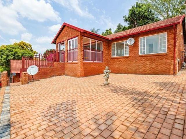 Apartment for rent in Waterkloof, Gauteng