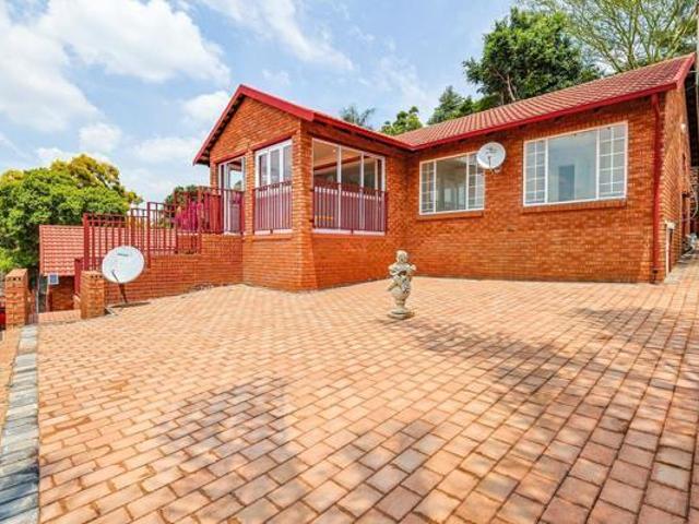 Apartment for rent in Waterkloof, Gauteng