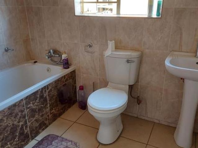Apartment for sale in Tlhabane, North West