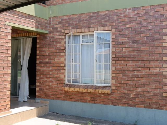 Apartment for sale in Tlhabane, North West