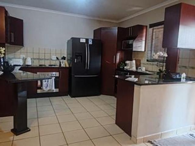 Apartment for sale in Tlhabane, North West
