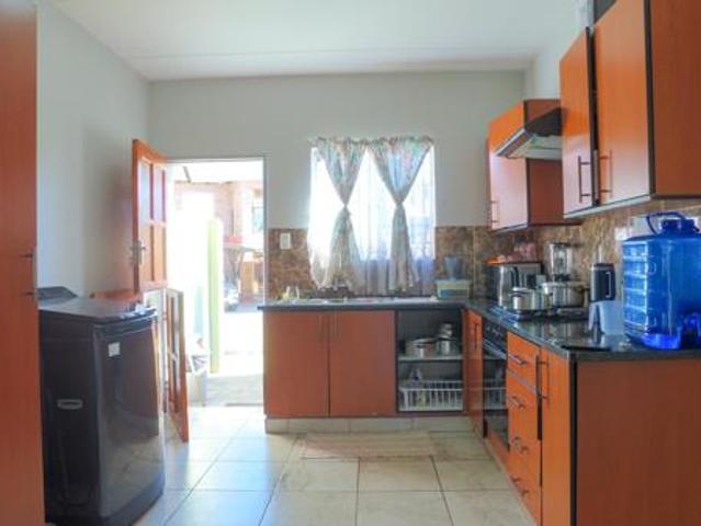 Apartment for sale in Tlhabane, North West