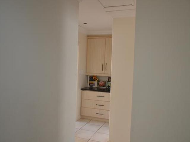 Apartment for sale in Jeffreys Bay, Kouga Local Municipality