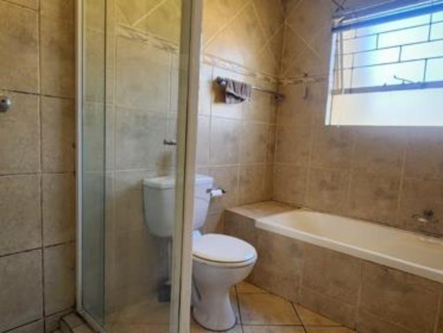 Apartment for sale in Dr Kenneth Kaunda, North West
