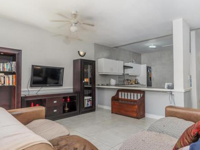 Apartment for sale in Princess Grant, Kwazulu-natal