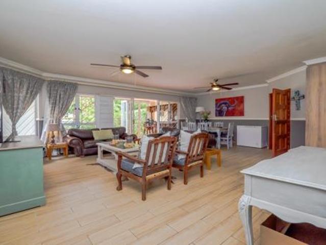 Apartment for sale in Princess Grant, Kwazulu-natal