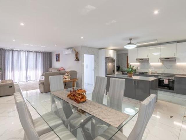 Apartment for sale in Seaview, Kwazulu-natal