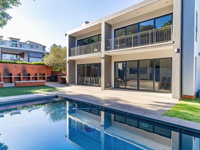 Apartment for sale in Sandton, City of Johannesburg Metropolitan Municipality