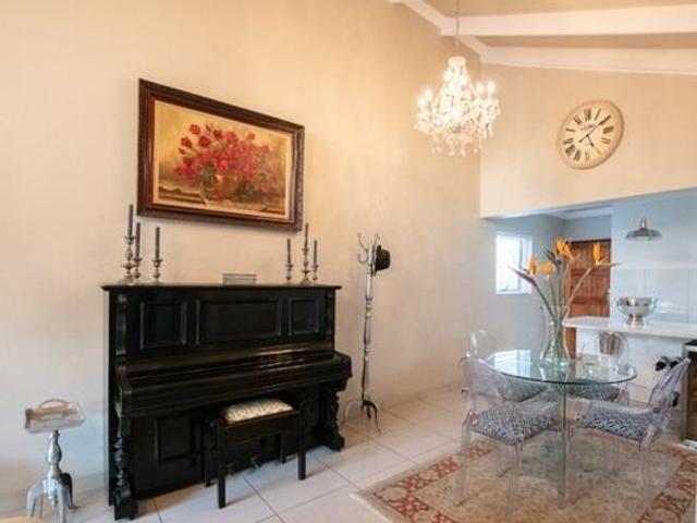 Apartment for rent in Waterkloof, Gauteng