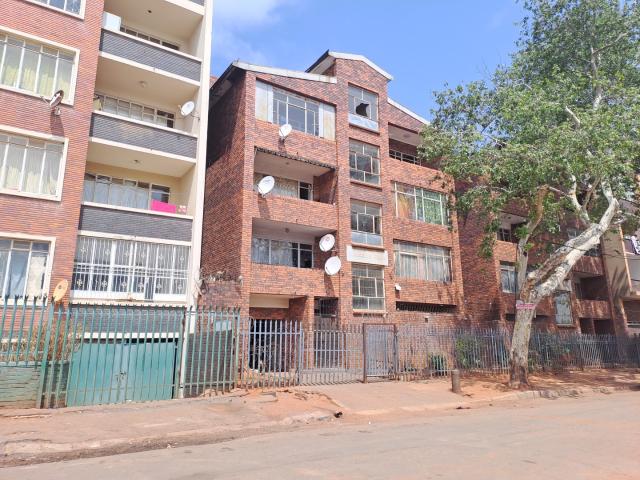 Apartment for sale in Vosloorus, Gauteng