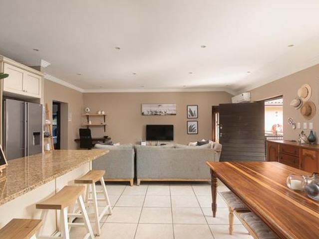 Apartment for sale in Ballito, KwaDukuza Local Municipality