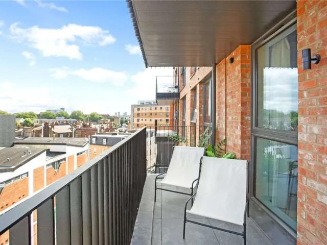 Apartment for sale in South Hackney, Greater London
