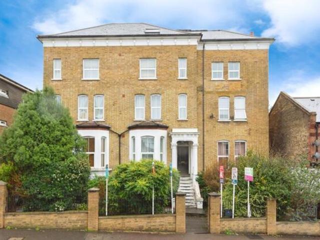 Apartment for sale in London Borough of Croydon, Greater London