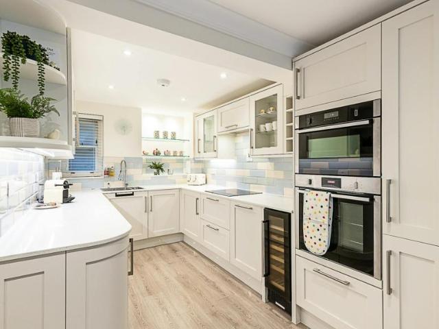 Apartment for rent in Victoria, Greater London