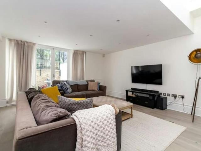 Apartment for rent in Clapham, Greater London