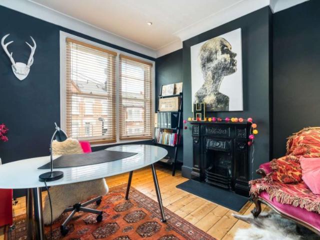 Apartment for rent in Lyons, Greater London