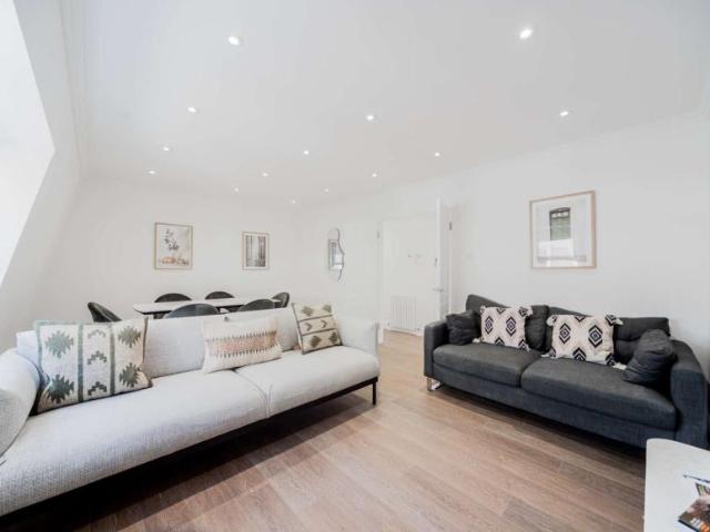 Apartment for rent in Lyons, Greater London