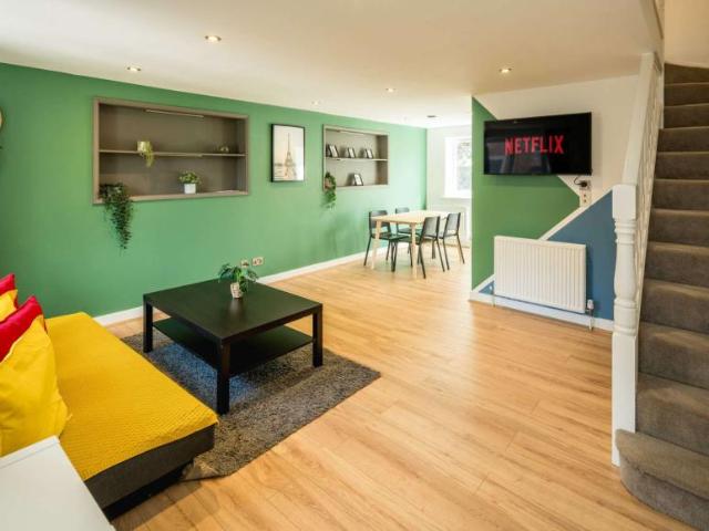 Apartment for rent in Lyons, Greater London
