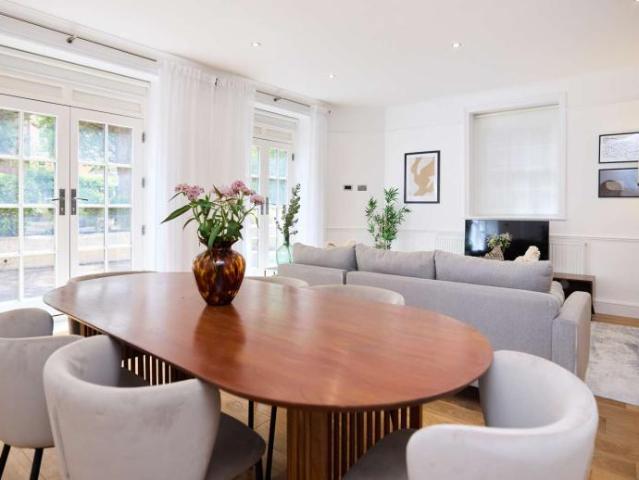 Apartment for rent in Lyons, Greater London
