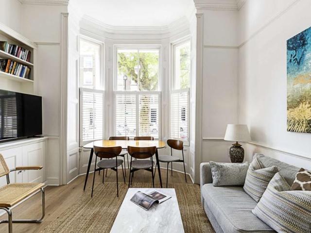Apartment for rent in Lyons, Greater London