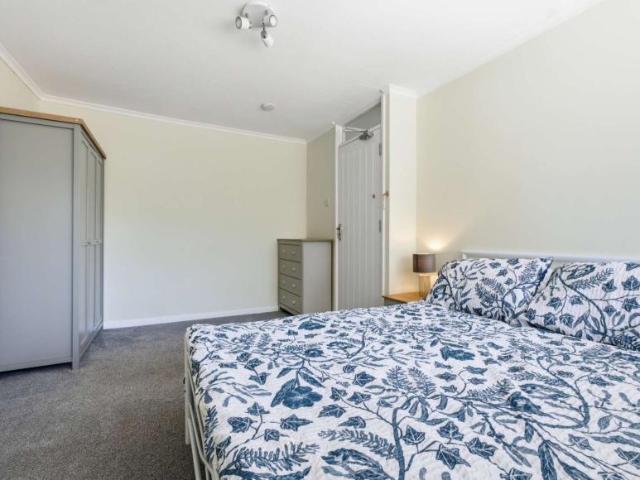 Apartment for rent in Lyons, Greater London