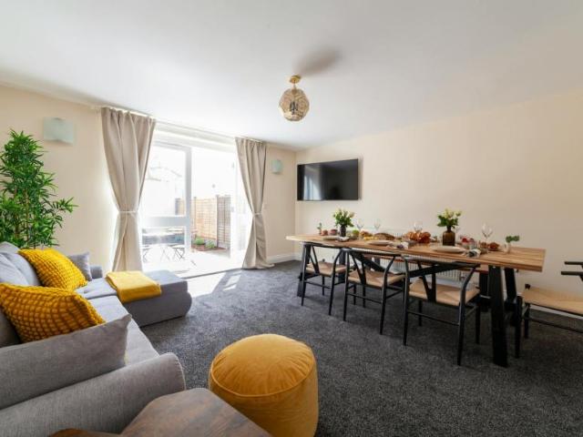 Apartment for rent in Maryland, Greater London