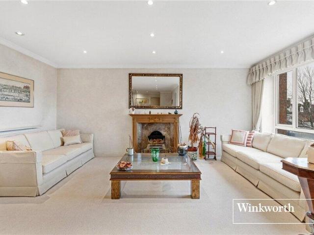 Apartment for sale in City of London, Greater London