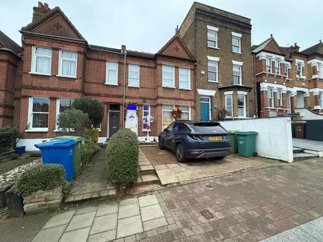 Apartment for sale in East Dulwich, Greater London