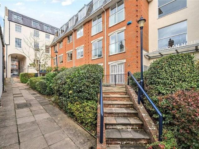 Apartment for sale in Preshute, Marlborough