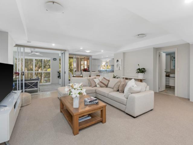 Apartment for sale in Mermaid Beach, Gold Coast City