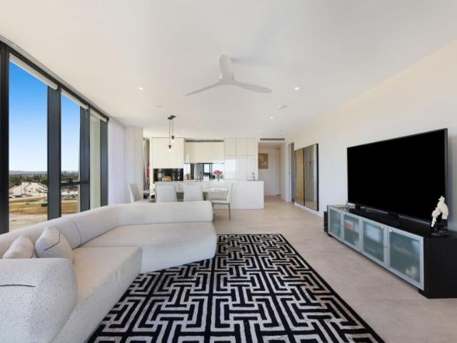 Apartment for sale in Mermaid Waters, Gold Coast City