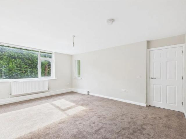 Room for rent in Rushpark, Newtownabbey