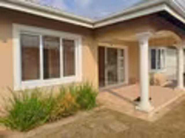Apartment for sale in Mt Edgecombe, Kwazulu-natal