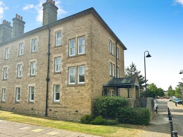 Apartment for sale in Tranmere Park, West Yorkshire