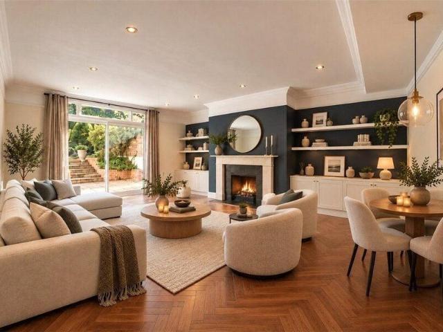 Apartment for sale in Cat Hill, England