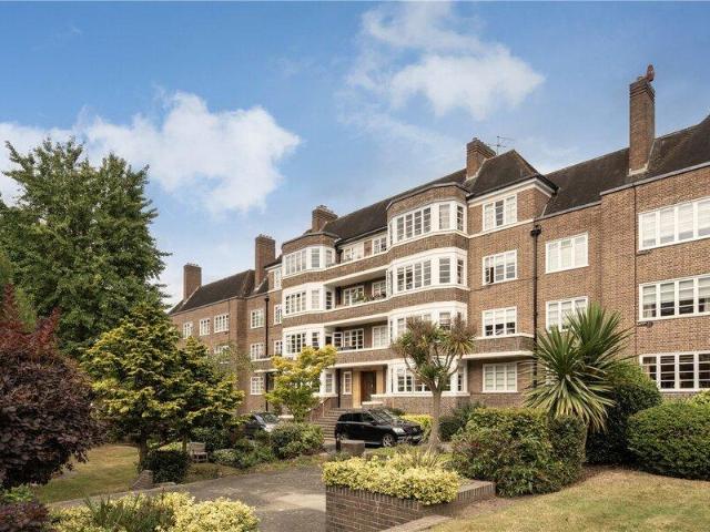Apartment for sale in London Borough of Wandsworth, Greater London
