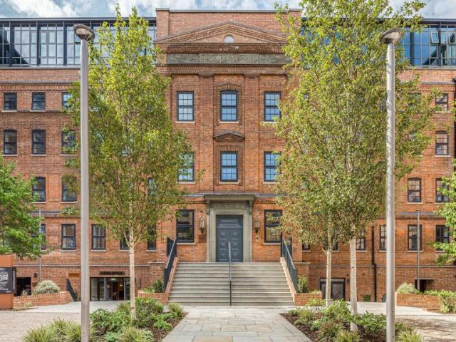 Apartment for sale in Slough