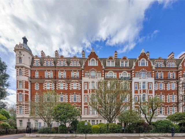 Apartment for sale in City of Westminster, Greater London